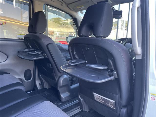 セレナ ハイウェイスター プロパイロット エマージェンシーブレーキ 純正9インチナビ アラウンドビューモニター スマートインナーミラー 両側パワースライドドア 前後コーナーセンサー ステアリングスイッチ LEDオートライト(24枚目)