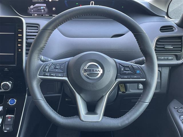 セレナ e-パワー ハイウェイスターV プロパイロット エマージェンシーブレーキ ブラインドスポットモニター 純正10インチナビ アラウンドビューモニター 両側パワースライドドア 前後コーナーセンサー ステアリングヒーター シートヒーター(5枚目)