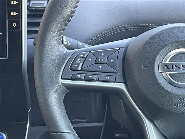 セレナ e-パワー ハイウェイスターV プロパイロット エマージェンシーブレーキ ブラインドスポットモニター 純正10インチナビ アラウンドビューモニター 両側パワースライドドア 前後コーナーセンサー ステアリングヒーター シートヒーター(6枚目)