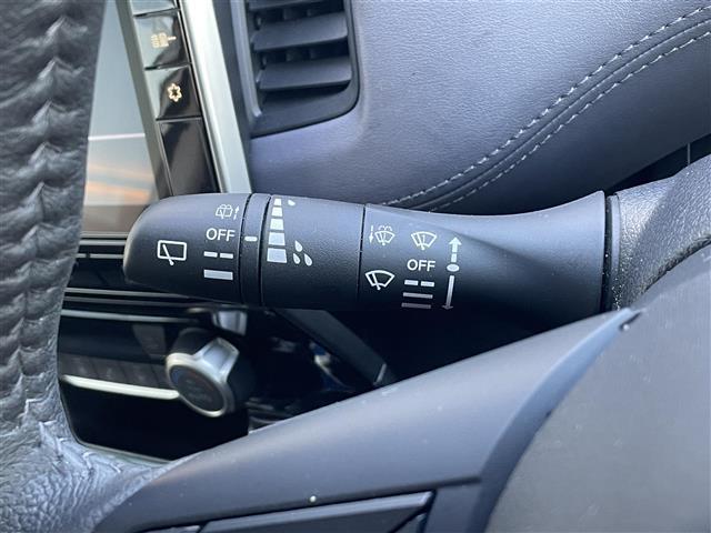 セレナ e-パワー ハイウェイスターV プロパイロット エマージェンシーブレーキ ブラインドスポットモニター 純正10インチナビ アラウンドビューモニター 両側パワースライドドア 前後コーナーセンサー ステアリングヒーター シートヒーター(8枚目)