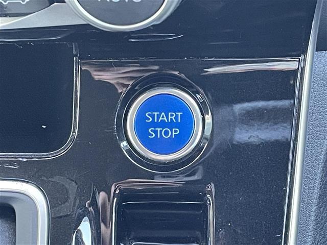 セレナ e-パワー ハイウェイスターV プロパイロット エマージェンシーブレーキ ブラインドスポットモニター 純正10インチナビ アラウンドビューモニター 両側パワースライドドア 前後コーナーセンサー ステアリングヒーター シートヒーター(11枚目)