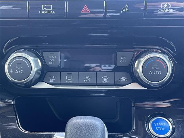 セレナ e-パワー ハイウェイスターV プロパイロット エマージェンシーブレーキ ブラインドスポットモニター 純正10インチナビ アラウンドビューモニター 両側パワースライドドア 前後コーナーセンサー ステアリングヒーター シートヒーター(12枚目)