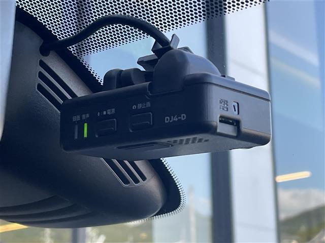 セレナ e-パワー ハイウェイスターV プロパイロット エマージェンシーブレーキ ブラインドスポットモニター 純正10インチナビ アラウンドビューモニター 両側パワースライドドア 前後コーナーセンサー ステアリングヒーター シートヒーター(19枚目)