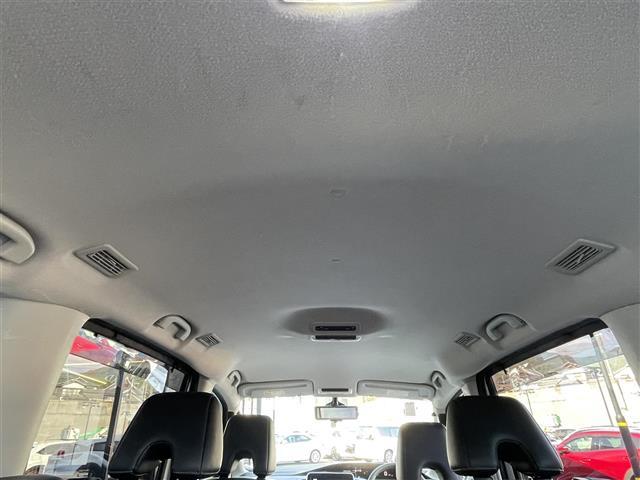 セレナ e-パワー ハイウェイスターV プロパイロット エマージェンシーブレーキ ブラインドスポットモニター 純正10インチナビ アラウンドビューモニター 両側パワースライドドア 前後コーナーセンサー ステアリングヒーター シートヒーター(31枚目)