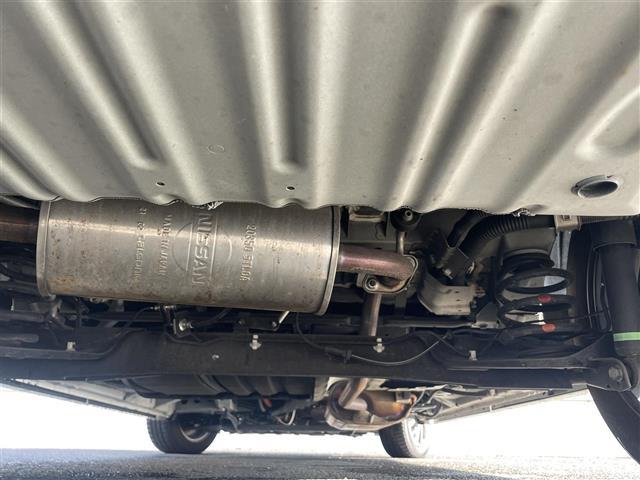 セレナ e-パワー ハイウェイスターV プロパイロット エマージェンシーブレーキ ブラインドスポットモニター 純正10インチナビ アラウンドビューモニター 両側パワースライドドア 前後コーナーセンサー ステアリングヒーター シートヒーター(43枚目)