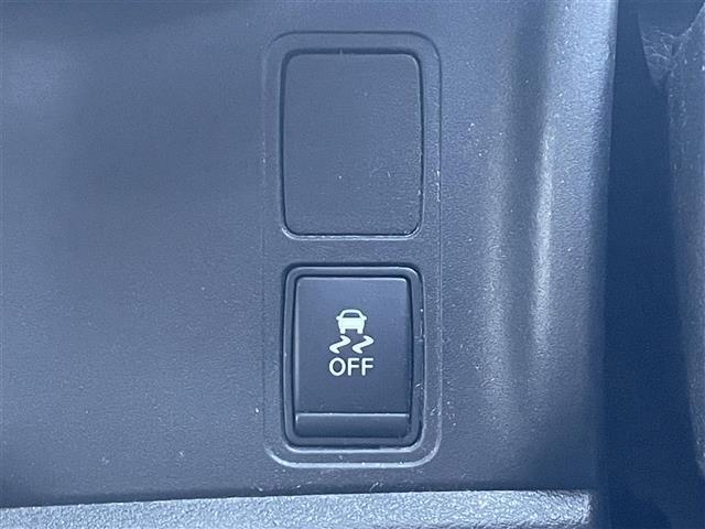 セレナ e-パワー ハイウェイスターV エマージェンシーブレーキ クルーズコントロール 純正SDナビ TV/CD/DVD/BT 純正フリップダウンモニター 純正前方ドライブレコーダー/DJ4-D 両側パワースライドドア ステアリングスイッチ(14枚目)