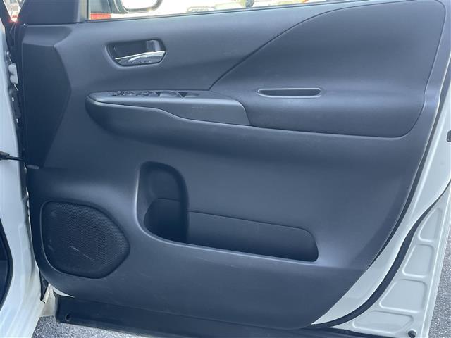 セレナ e-パワー ハイウェイスターV エマージェンシーブレーキ クルーズコントロール 純正SDナビ TV/CD/DVD/BT 純正フリップダウンモニター 純正前方ドライブレコーダー/DJ4-D 両側パワースライドドア ステアリングスイッチ(19枚目)