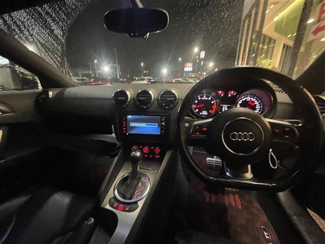 TTクーペ 1.8TFSI 純正ナビ バックカメラ TV ETC CD/DVD再生 純正17インチAW 革巻きステアリング パドルシフト HIDヘッドライト レザーシート シートヒーター スペアキー×1 取扱説明書 保証書(2枚目)