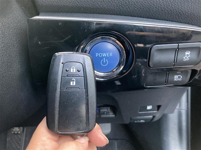 Sツーリングセレクション 純正HDDナビ・CD/DVD/Bluetooth/フルセグTV・バックカメラ・衝突軽減ブレーキ・レーンキープアシスト・レーダークルーズコントロール・シートヒーター・LED・TC・純正ホイール(8枚目)