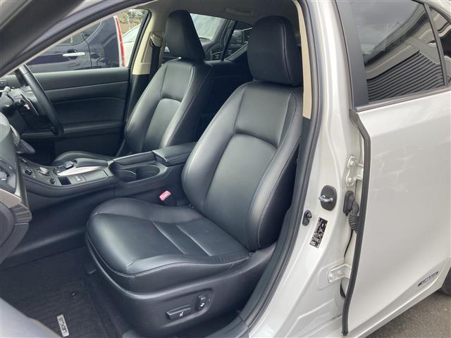 CT200h バージョンL 純正SDナビ・CD/DVD/ブルーレイ/Bluetooth/フルセグTV・バックカメラ・クルーズコントロール・LEDライト・パワーシート・メモリシート・シートヒーター・パドルシフト・ETC・純正AW(29枚目)
