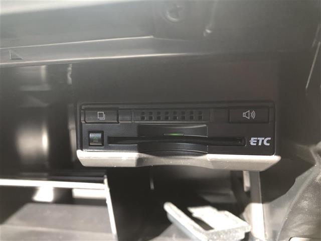 CT200h クリエイティブ テキスタイルインテリア 純正HDDナビ・CD/DVD/BT・地デジ・Bカメ・ビルトインETC・クルコン・Cセンサー・Pシート・ドラレコ・パドルシフト・電格ミラー・Pスタート・純正フロアマット・LED・フォグランプ・純正AW(7枚目)