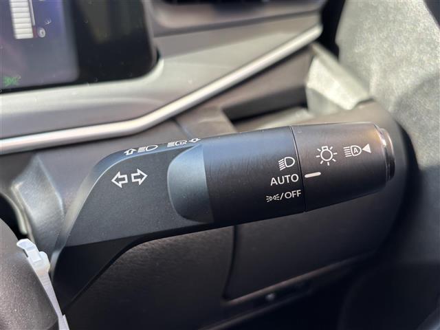 ノート Ｘ　純正ナビ・ワンセグＴＶ・ＨＤＭＩ／ＡＭ／ＦＭ／ＵＳＢ／Ｂｌｕｅｔｏｏｔｈ・全方位カメラ・アラウンドビュー・プロパイロット・追従クルコン・ブラインドスポットモニター・置くだけ充電・純ホイールカバー・（9枚目）