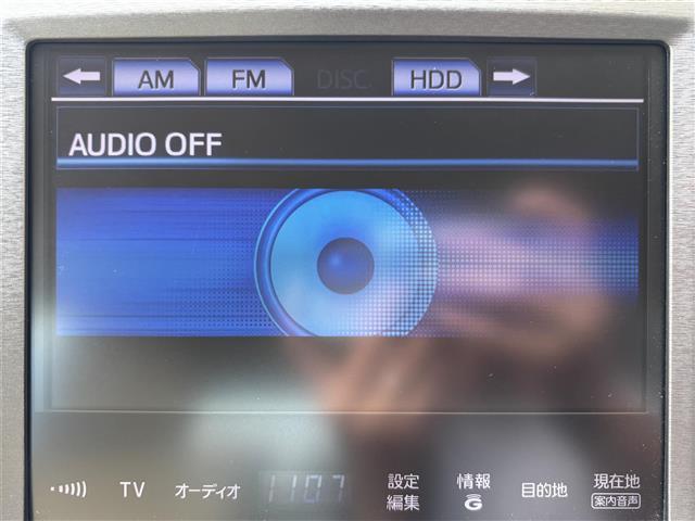 クラウンハイブリッド ロイヤルサルーン　・プッシュスタート・パワーステアリング・４ＷＤ・スマートキー・ＡＭ・ＦＭ・ＴＶ・ＣＤ・スイングエアコン・ステアリングヒーター・ヂュアルエアコン・電動ミラー・オールオートパワーウインド（4枚目）