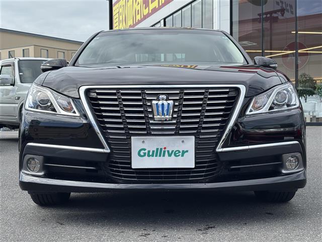クラウンハイブリッド ロイヤルサルーン　・プッシュスタート・パワーステアリング・４ＷＤ・スマートキー・ＡＭ・ＦＭ・ＴＶ・ＣＤ・スイングエアコン・ステアリングヒーター・ヂュアルエアコン・電動ミラー・オールオートパワーウインド（33枚目）