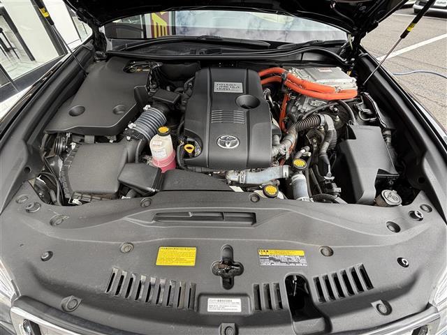 クラウンハイブリッド ロイヤルサルーン　・プッシュスタート・パワーステアリング・４ＷＤ・スマートキー・ＡＭ・ＦＭ・ＴＶ・ＣＤ・スイングエアコン・ステアリングヒーター・ヂュアルエアコン・電動ミラー・オールオートパワーウインド（39枚目）