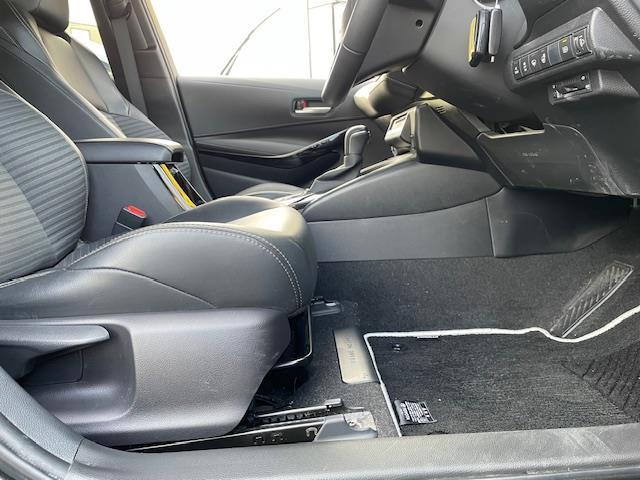 カローラツーリング ハイブリッド ダブルバイビー バックカメラ・ビルトインETC・電動パーキングアシスト・BSM・モデリスタエアロ・寒冷地仕様・コーナーセンサー・オートマチックハイビーム・純正アルミホイール・レーダー探知機・横滑り防止装置(20枚目)