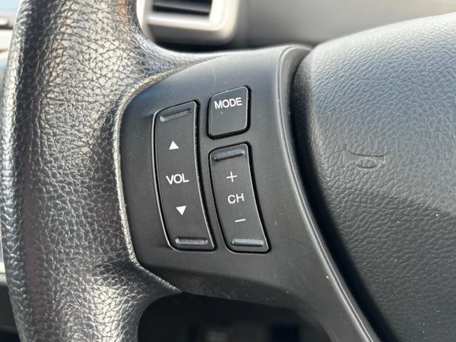 フリード G ジャストセレクション ・パワーステアリング・横滑り防止装置・オートライト・AAC・ビルトインETC・ステアリングリモコン・片側パワースライドドア・アイドリングストップ・ABS・AM/FM・SD・USB(11枚目)