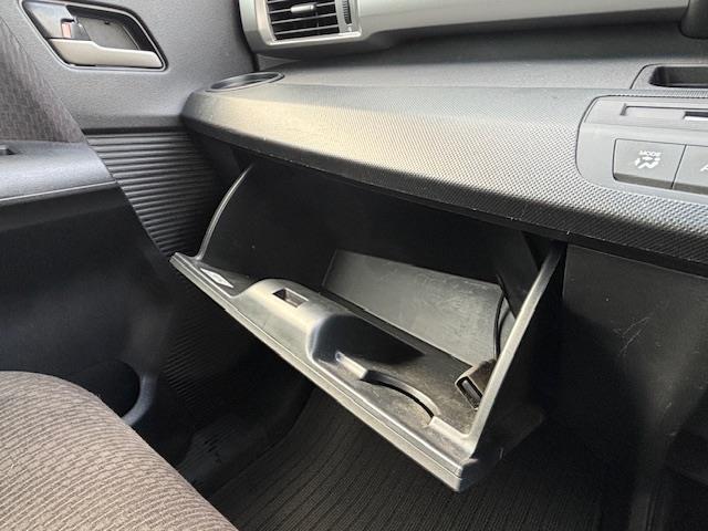 フリード G ジャストセレクション ・パワーステアリング・横滑り防止装置・オートライト・AAC・ビルトインETC・ステアリングリモコン・片側パワースライドドア・アイドリングストップ・ABS・AM/FM・SD・USB(15枚目)