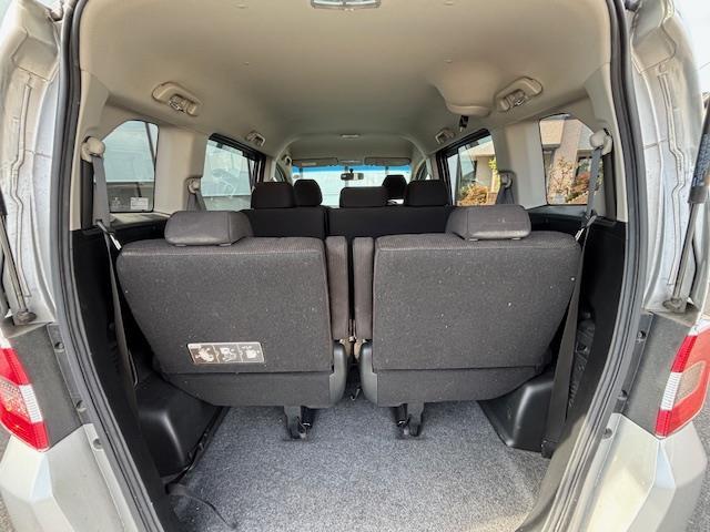 フリード G ジャストセレクション ・パワーステアリング・横滑り防止装置・オートライト・AAC・ビルトインETC・ステアリングリモコン・片側パワースライドドア・アイドリングストップ・ABS・AM/FM・SD・USB(24枚目)