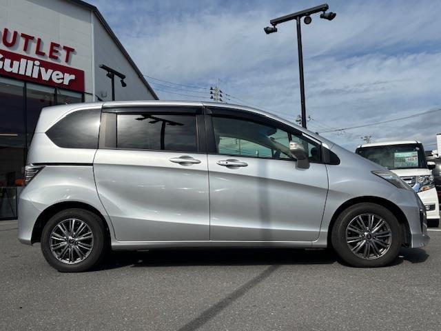 フリード G ジャストセレクション ・パワーステアリング・横滑り防止装置・オートライト・AAC・ビルトインETC・ステアリングリモコン・片側パワースライドドア・アイドリングストップ・ABS・AM/FM・SD・USB(35枚目)