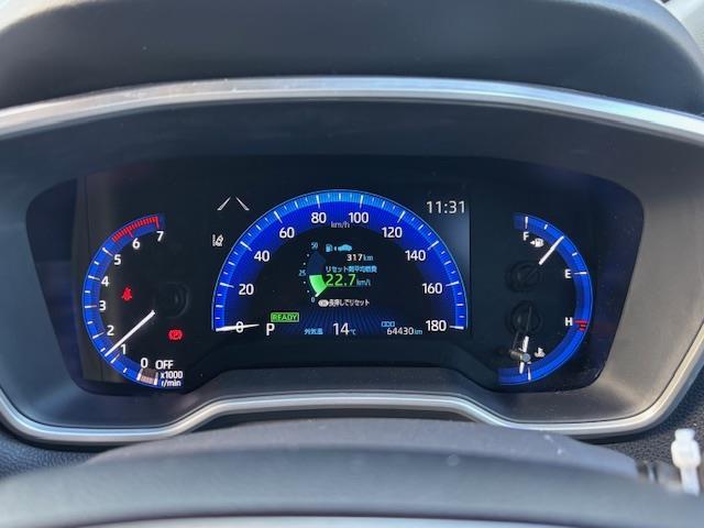 カローラクロス ハイブリッド　Ｚ　レーダークルーズコントロール・電動パーキングアシスト・パワーバックドア・シートヒーター・パワーシート・バックカメラ・プリクラッシュセーフティー・ステアリングリモコン・Ｐスタート・フォグランプ（4枚目）