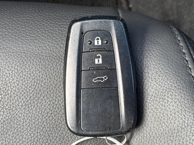 カローラクロス ハイブリッド　Ｚ　レーダークルーズコントロール・電動パーキングアシスト・パワーバックドア・シートヒーター・パワーシート・バックカメラ・プリクラッシュセーフティー・ステアリングリモコン・Ｐスタート・フォグランプ（17枚目）