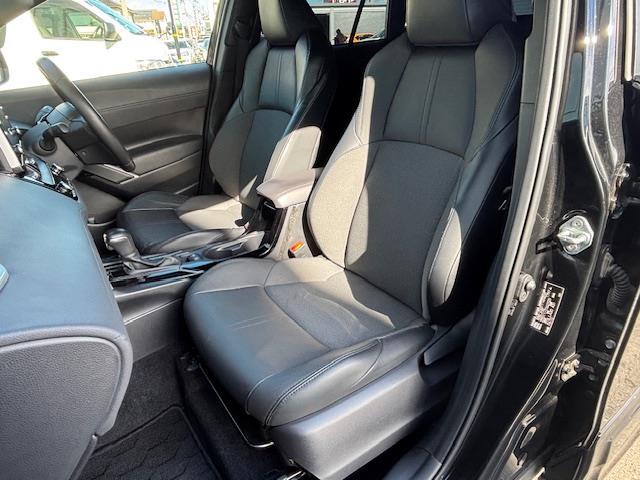 カローラクロス ハイブリッド　Ｚ　レーダークルーズコントロール・電動パーキングアシスト・パワーバックドア・シートヒーター・パワーシート・バックカメラ・プリクラッシュセーフティー・ステアリングリモコン・Ｐスタート・フォグランプ（20枚目）