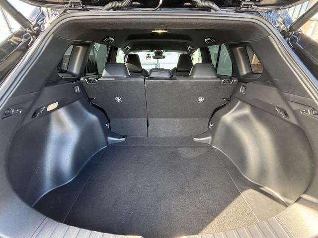 カローラクロス ハイブリッド　Ｚ　レーダークルーズコントロール・電動パーキングアシスト・パワーバックドア・シートヒーター・パワーシート・バックカメラ・プリクラッシュセーフティー・ステアリングリモコン・Ｐスタート・フォグランプ（23枚目）