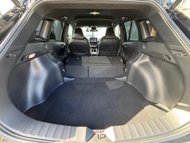 カローラクロス ハイブリッド　Ｚ　レーダークルーズコントロール・電動パーキングアシスト・パワーバックドア・シートヒーター・パワーシート・バックカメラ・プリクラッシュセーフティー・ステアリングリモコン・Ｐスタート・フォグランプ（25枚目）