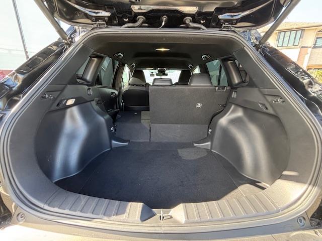 カローラクロス ハイブリッド　Ｚ　レーダークルーズコントロール・電動パーキングアシスト・パワーバックドア・シートヒーター・パワーシート・バックカメラ・プリクラッシュセーフティー・ステアリングリモコン・Ｐスタート・フォグランプ（26枚目）