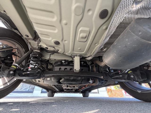 カローラクロス ハイブリッド　Ｚ　レーダークルーズコントロール・電動パーキングアシスト・パワーバックドア・シートヒーター・パワーシート・バックカメラ・プリクラッシュセーフティー・ステアリングリモコン・Ｐスタート・フォグランプ（40枚目）