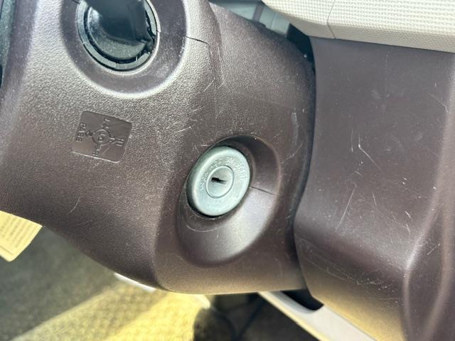 パッソ プラスハナ Cパッケージ ・TV・AM/FM・Bluetooth接続・AUX・CD・純正SDナビ・スペアあり・ベンチシート・横滑り防止装置・盗難防止装置・ECOモード・純正フロアマット・14インチ社外AW(10枚目)