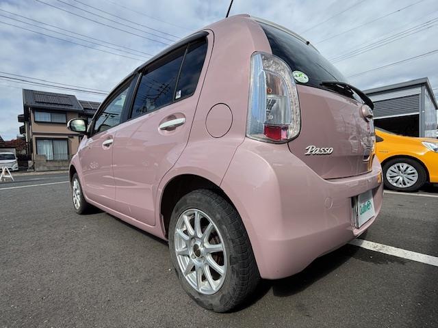 パッソ プラスハナ Cパッケージ ・TV・AM/FM・Bluetooth接続・AUX・CD・純正SDナビ・スペアあり・ベンチシート・横滑り防止装置・盗難防止装置・ECOモード・純正フロアマット・14インチ社外AW(12枚目)