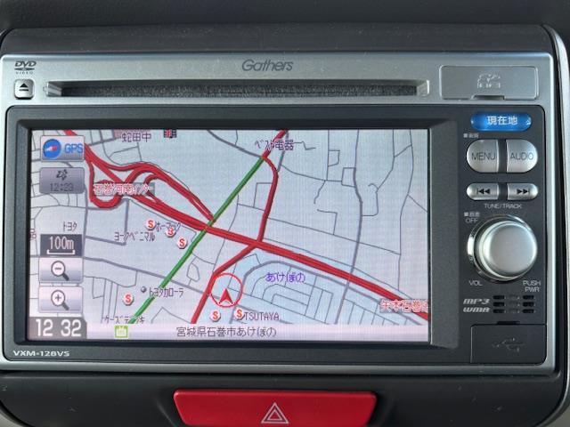 N-BOX G・Lパッケージ 純正ナビ・片側パワースライドドア・バックカメラ・純正アルミホイール・4WD・スマートキー・純正フロアマット・アイドリングストップ・フルフラットシート・ベンチシート・盗難防止装置・横滑り防止装置(2枚目)