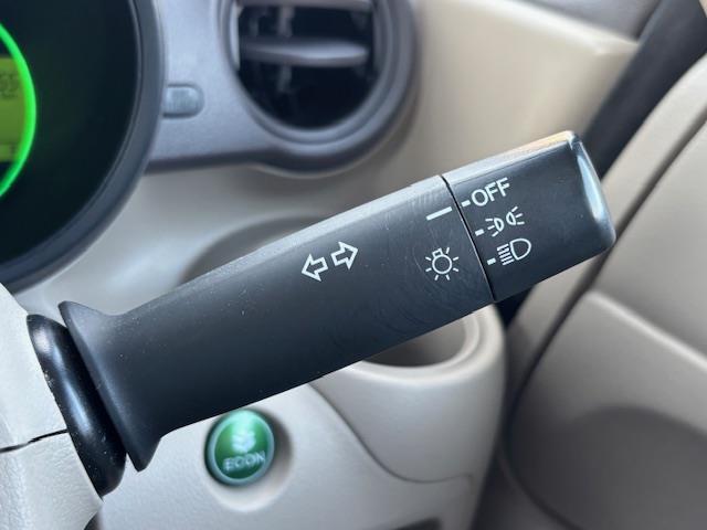 N-BOX G・Lパッケージ 純正ナビ・片側パワースライドドア・バックカメラ・純正アルミホイール・4WD・スマートキー・純正フロアマット・アイドリングストップ・フルフラットシート・ベンチシート・盗難防止装置・横滑り防止装置(9枚目)