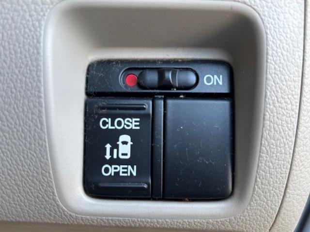 N-BOX G・Lパッケージ 純正ナビ・片側パワースライドドア・バックカメラ・純正アルミホイール・4WD・スマートキー・純正フロアマット・アイドリングストップ・フルフラットシート・ベンチシート・盗難防止装置・横滑り防止装置(13枚目)