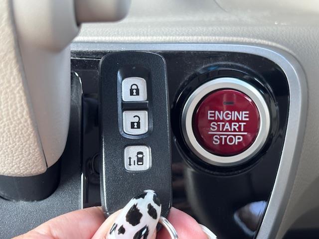 N-BOX G・Lパッケージ 純正ナビ・片側パワースライドドア・バックカメラ・純正アルミホイール・4WD・スマートキー・純正フロアマット・アイドリングストップ・フルフラットシート・ベンチシート・盗難防止装置・横滑り防止装置(15枚目)