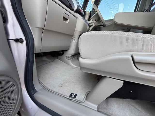 N-BOX G・Lパッケージ 純正ナビ・片側パワースライドドア・バックカメラ・純正アルミホイール・4WD・スマートキー・純正フロアマット・アイドリングストップ・フルフラットシート・ベンチシート・盗難防止装置・横滑り防止装置(23枚目)