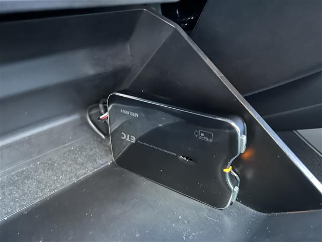 インプレッサ 1.5i-S ・プッシュスタート・パワーステアリング・パワーウインドウ・スマートキー・AAC・CD・DVD・AM/FM・ETC・フルフラット・フロアマット純正・パワーシート(運転席)・Sエアロ(11枚目)