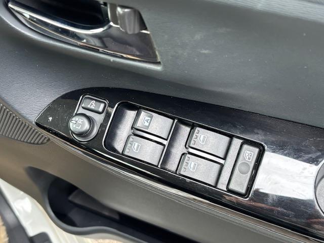 タント カスタムX SA アイドリングストップ・片側パワースライドドア・衝突軽減システム・横滑り防止装置・ナンバーフレームあり・後席サンシェード・後席ISOFIX・フォグランプ・ウインカーミラー・スペアキーあり・ハンドルカバー(12枚目)