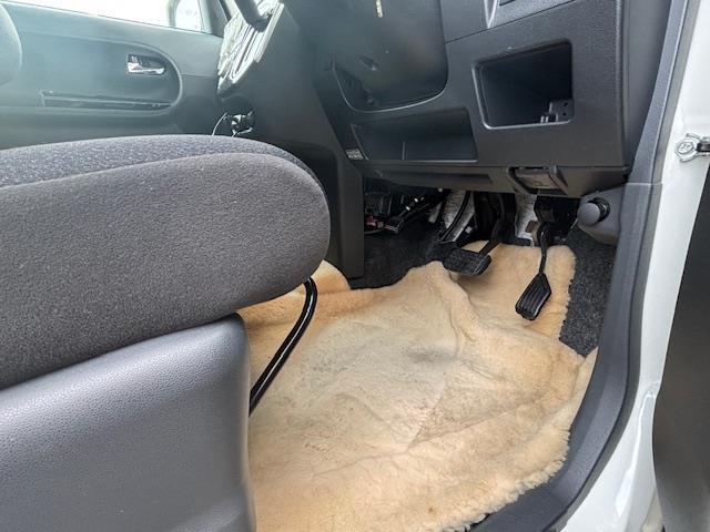 タント カスタムX SA アイドリングストップ・片側パワースライドドア・衝突軽減システム・横滑り防止装置・ナンバーフレームあり・後席サンシェード・後席ISOFIX・フォグランプ・ウインカーミラー・スペアキーあり・ハンドルカバー(16枚目)