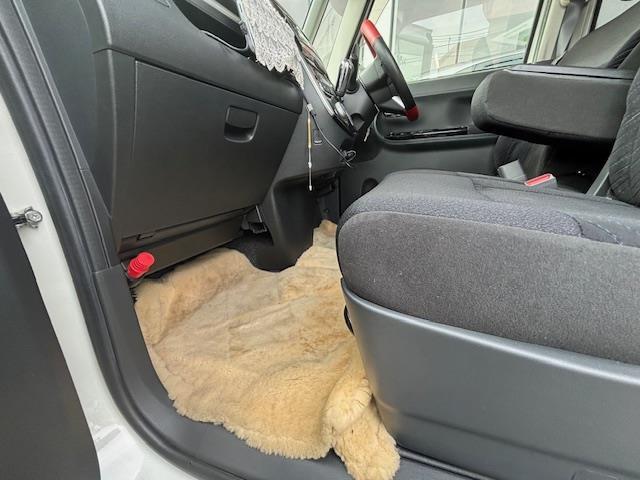 タント カスタムX SA アイドリングストップ・片側パワースライドドア・衝突軽減システム・横滑り防止装置・ナンバーフレームあり・後席サンシェード・後席ISOFIX・フォグランプ・ウインカーミラー・スペアキーあり・ハンドルカバー(18枚目)