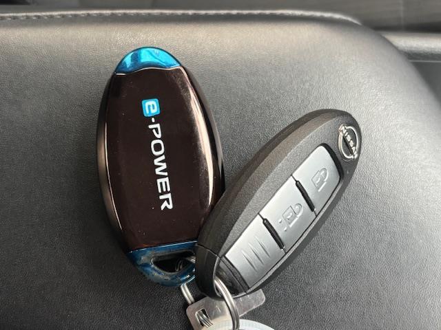 ノート X 全方位カメラ 純ナビ フルセグ BT レーダークルコン エマブレ レーンキープ ETC2.0 BSM レーンキープ Aホールド 電動パーキング 純正ドラレコ LEDヘッドライト Aライト Aハイビーム(16枚目)