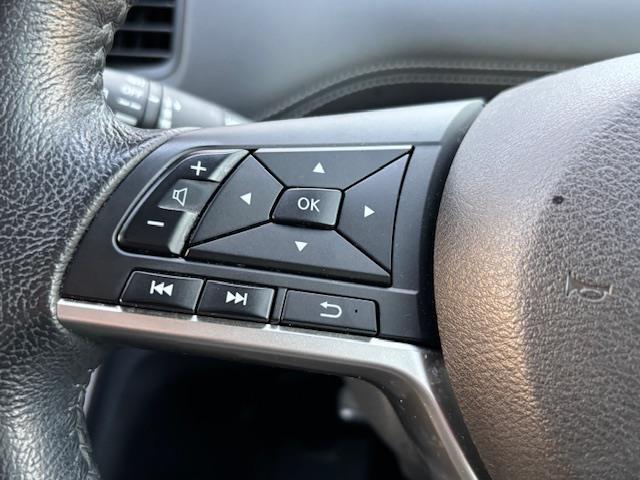 セレナ ハイウェイスター 純正ナビ・フルセグ・後席モニター・純正アルミホイール・LEDライト(10枚目)