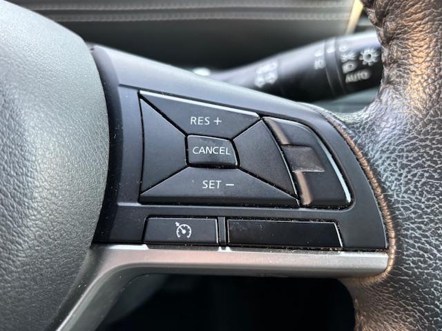 セレナ ハイウェイスター 純正ナビ・フルセグ・後席モニター・純正アルミホイール・LEDライト(11枚目)