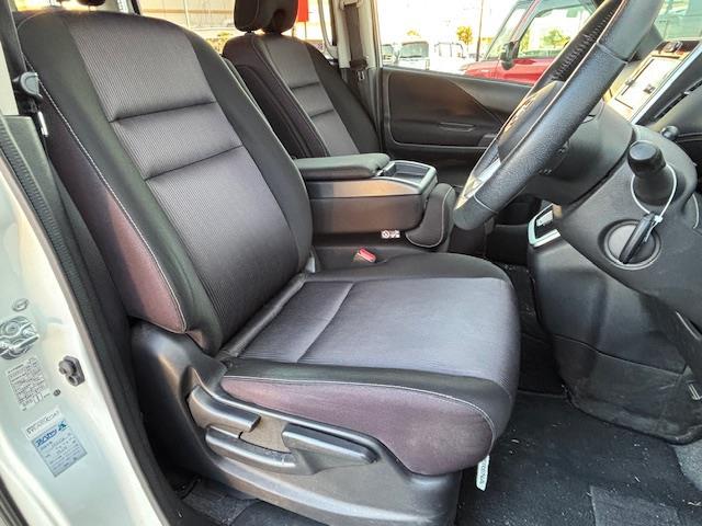 セレナ ハイウェイスター 純正ナビ・フルセグ・後席モニター・純正アルミホイール・LEDライト(17枚目)