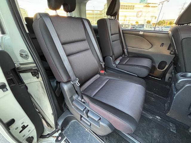 セレナ ハイウェイスター 純正ナビ・フルセグ・後席モニター・純正アルミホイール・LEDライト(18枚目)