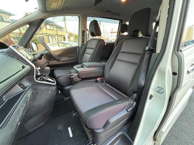 セレナ ハイウェイスター 純正ナビ・フルセグ・後席モニター・純正アルミホイール・LEDライト(20枚目)