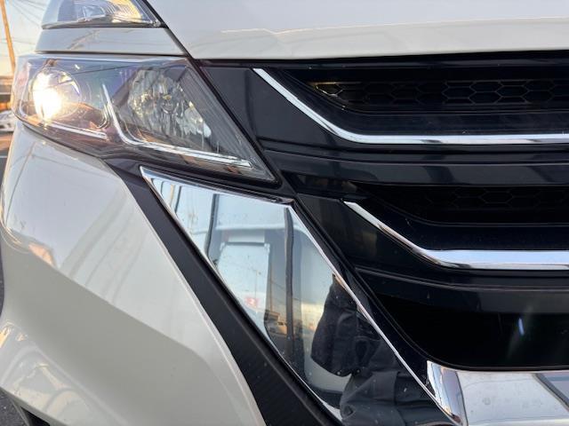 セレナ ハイウェイスター 純正ナビ・フルセグ・後席モニター・純正アルミホイール・LEDライト(29枚目)