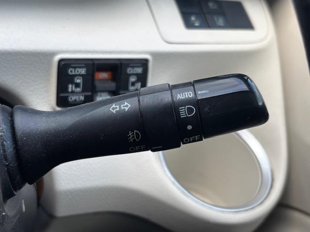 シエンタ ハイブリッドG 社外ナビ・フルセグTV・Bluetooth/CD/DVD・フリップダウンモニター・両Pスラ・クルコン・Aライト・レーンキープ・横滑り防止・Bカメ・Pスタート・スマートキー・ステアリングリモコン・ETC(10枚目)